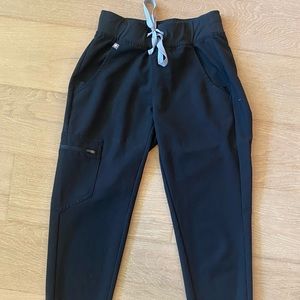 Figs Zamora jogger scrub pants, worn once